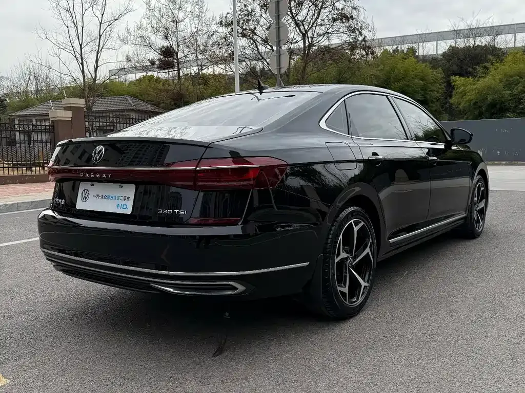 Volkswagen Passat — фото 8