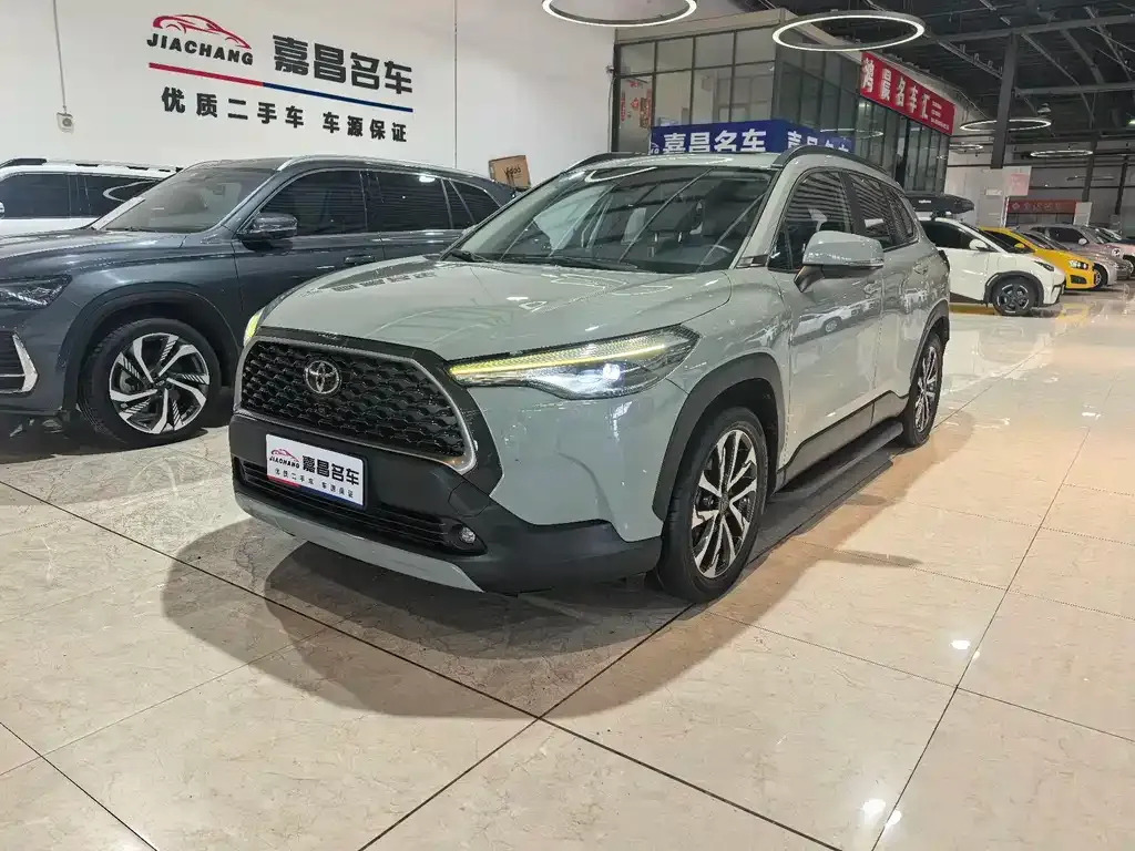 Toyota Corolla Cross — фото 1