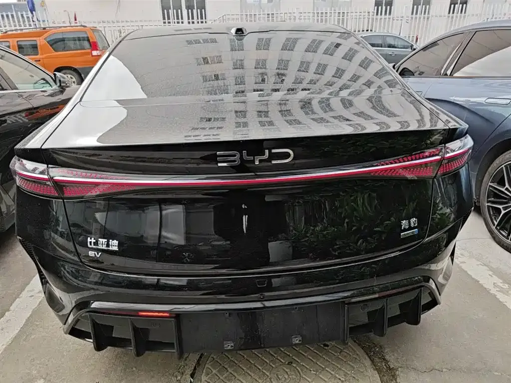 BYD Seal — фото 2