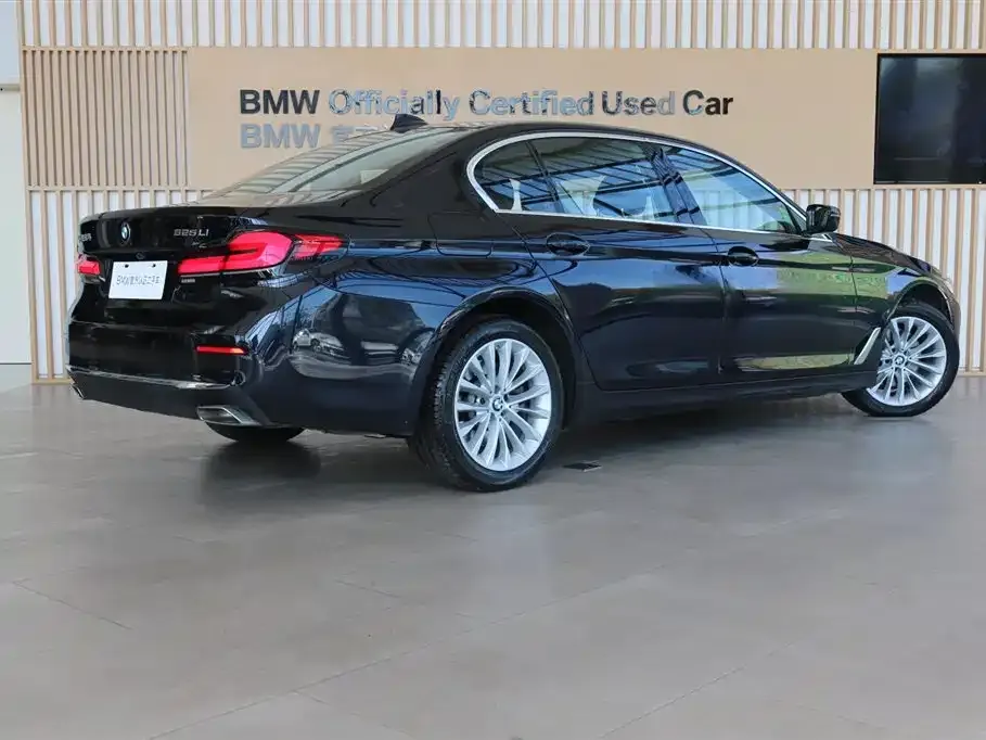 BMW 5 Series — фото 6