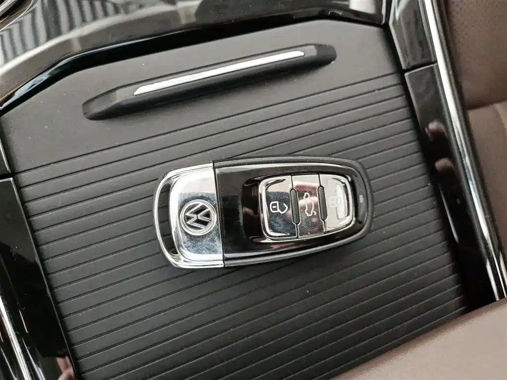 Volkswagen Phideon — фото 8