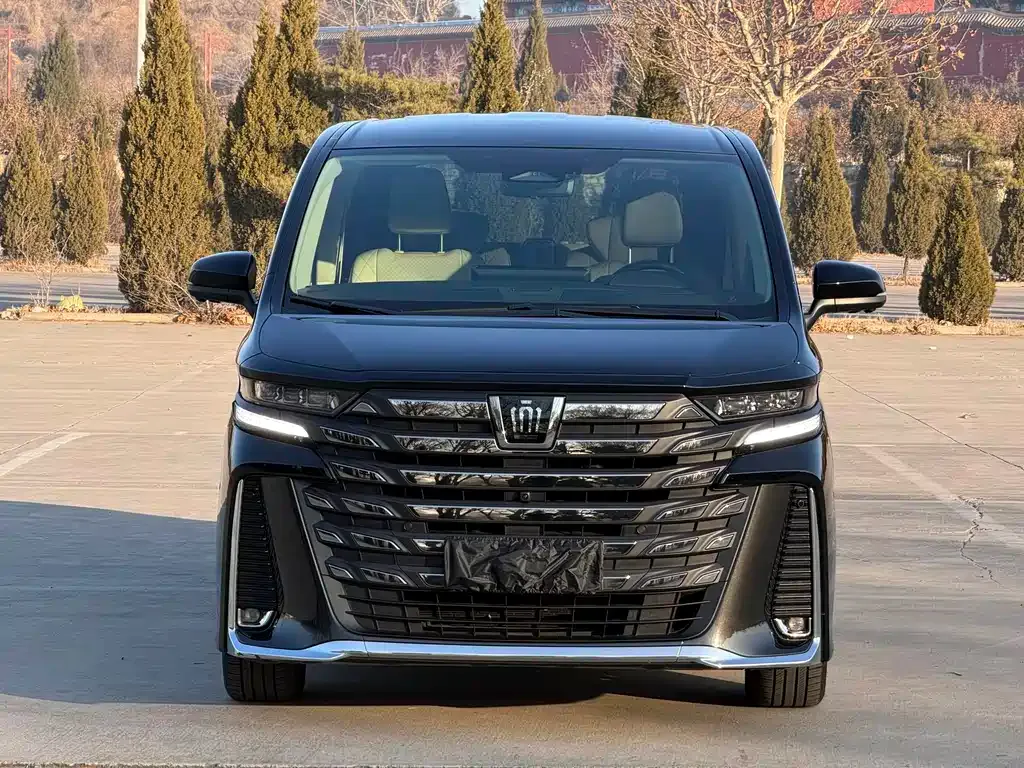 Toyota Vellfire — фото 10