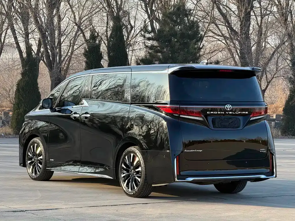 Toyota Vellfire — фото 6