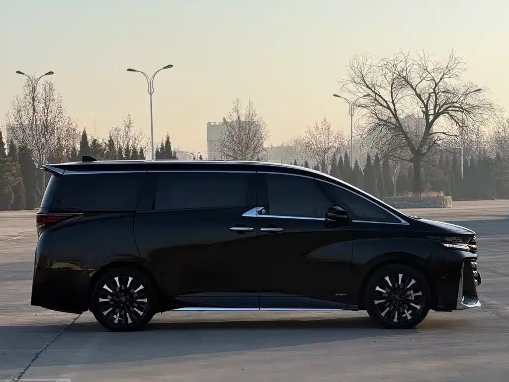 Toyota Vellfire — фото 5