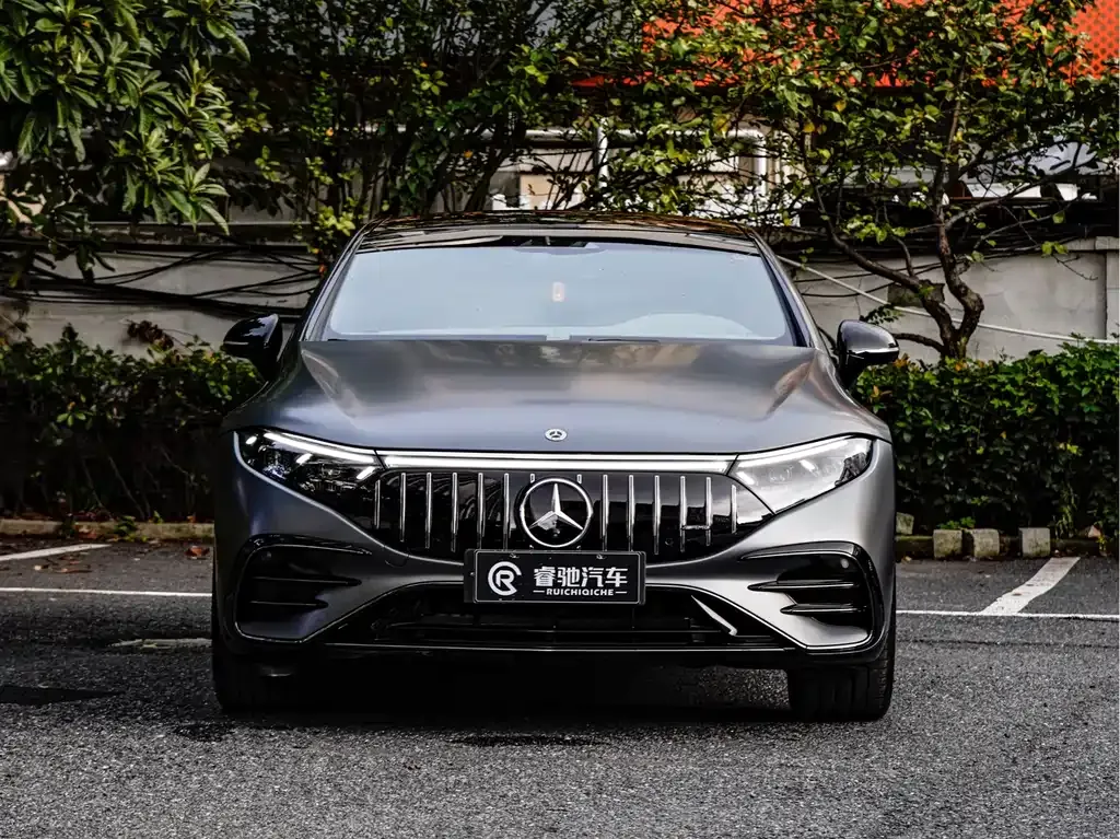 Mercedes-Benz EQS AMG — фото 8