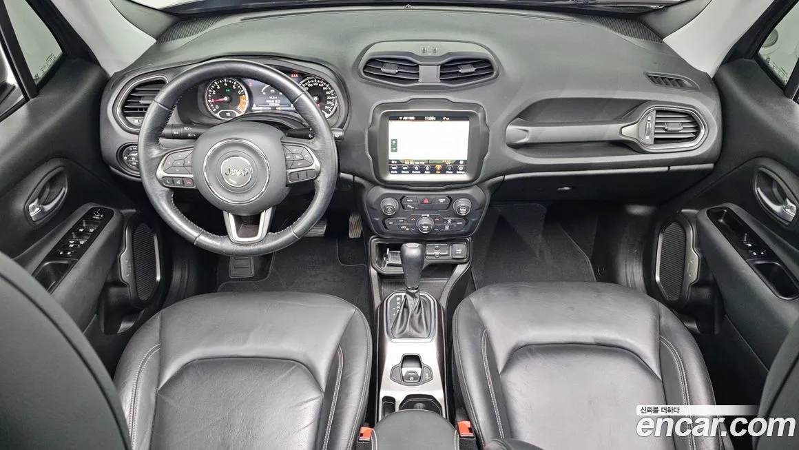 Jeep Renegade — фото 10