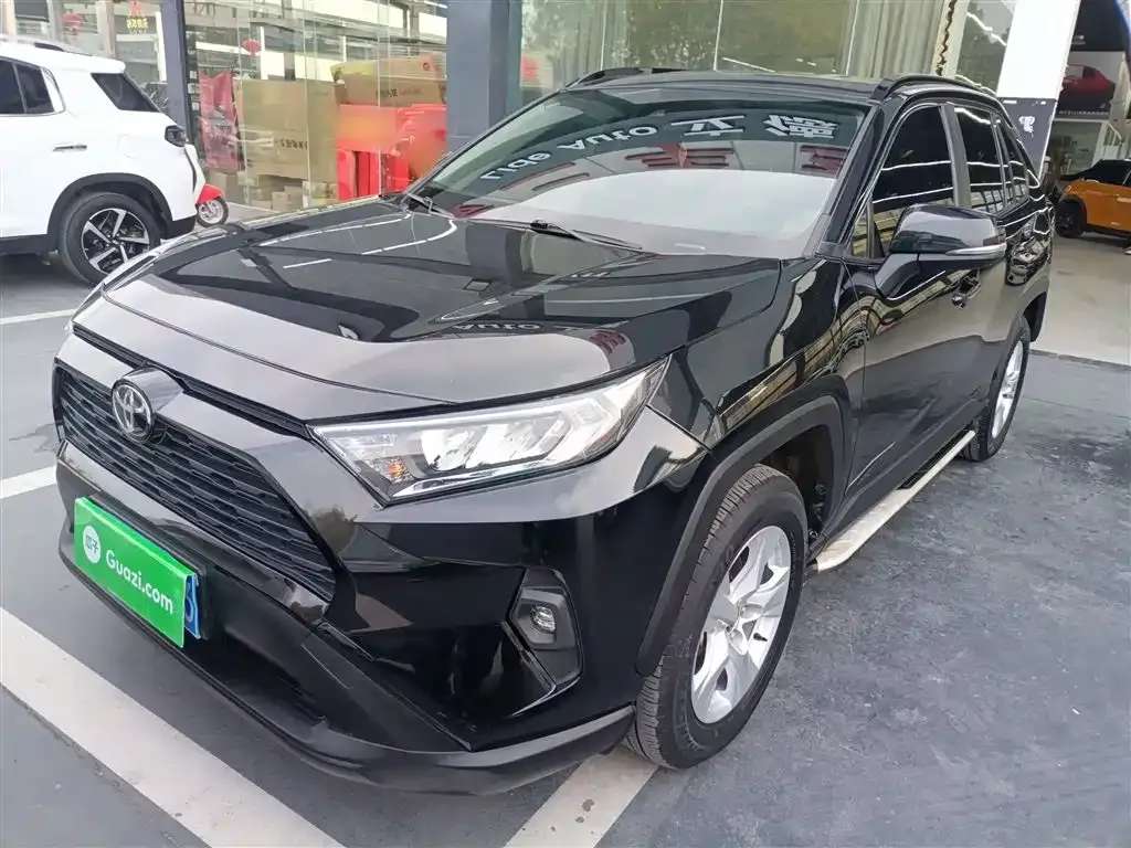 Toyota RAV4 — фото 9