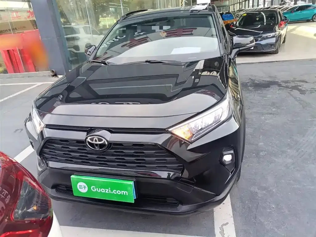 Toyota RAV4 — фото 4