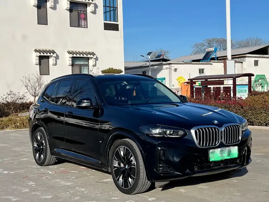 BMW iX3 — фото 8