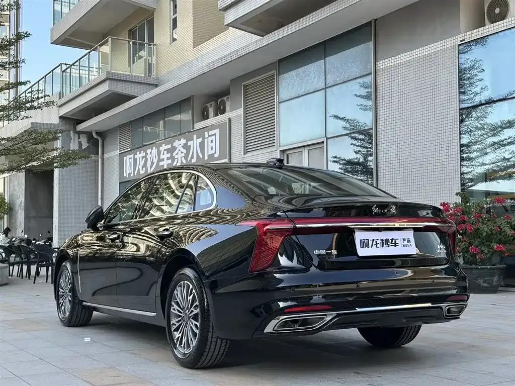 Hongqi H5 — фото 6