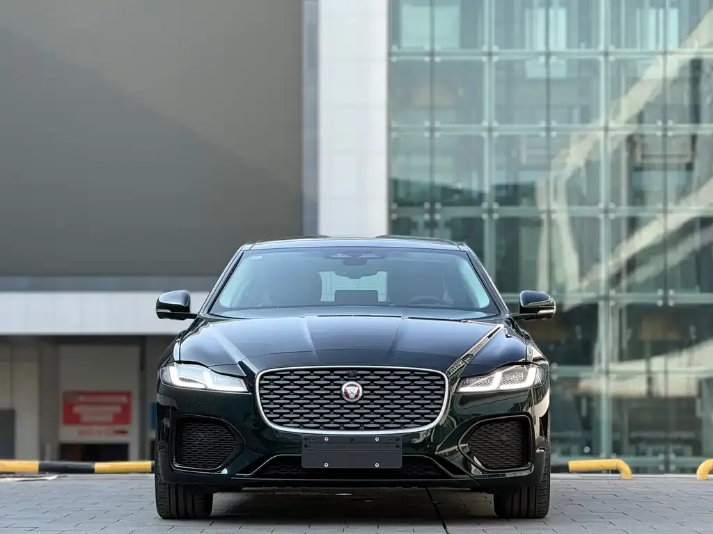 Jaguar XFL — фото 6