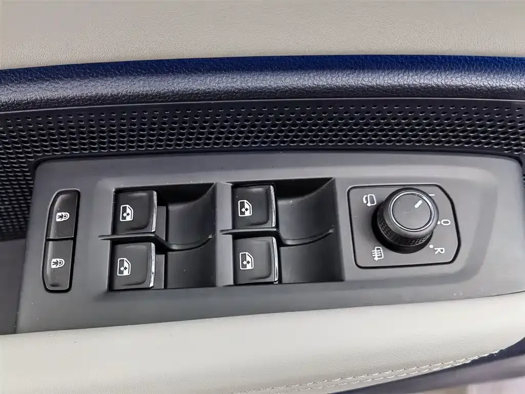 Volkswagen Passat — фото 9