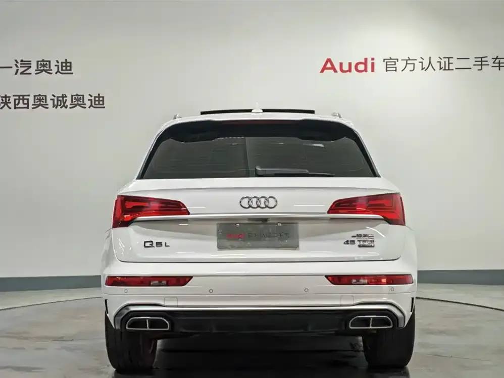 Audi Q5L — фото 5