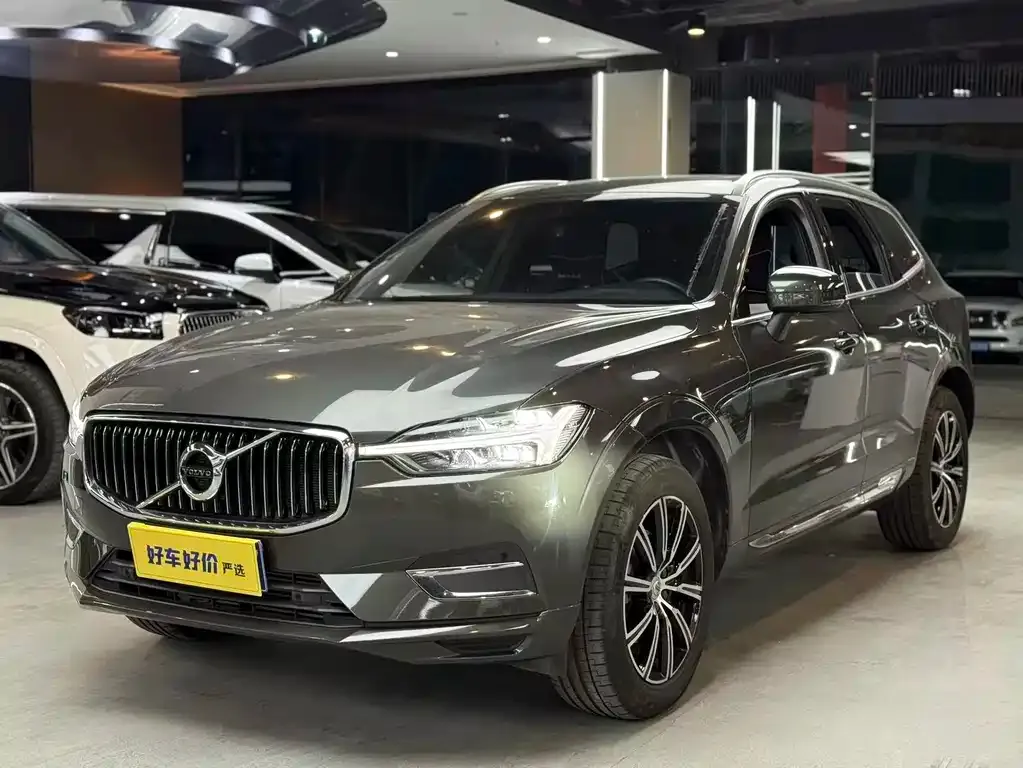 Volvo XC60 — фото 1