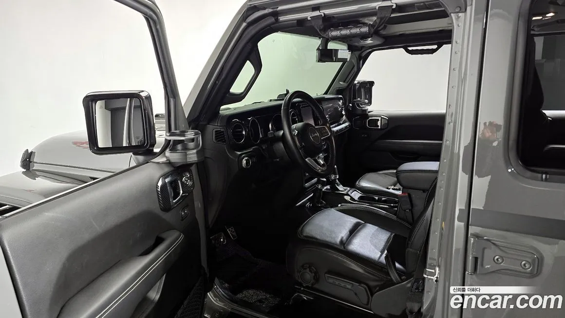 Jeep Wrangler — фото 8