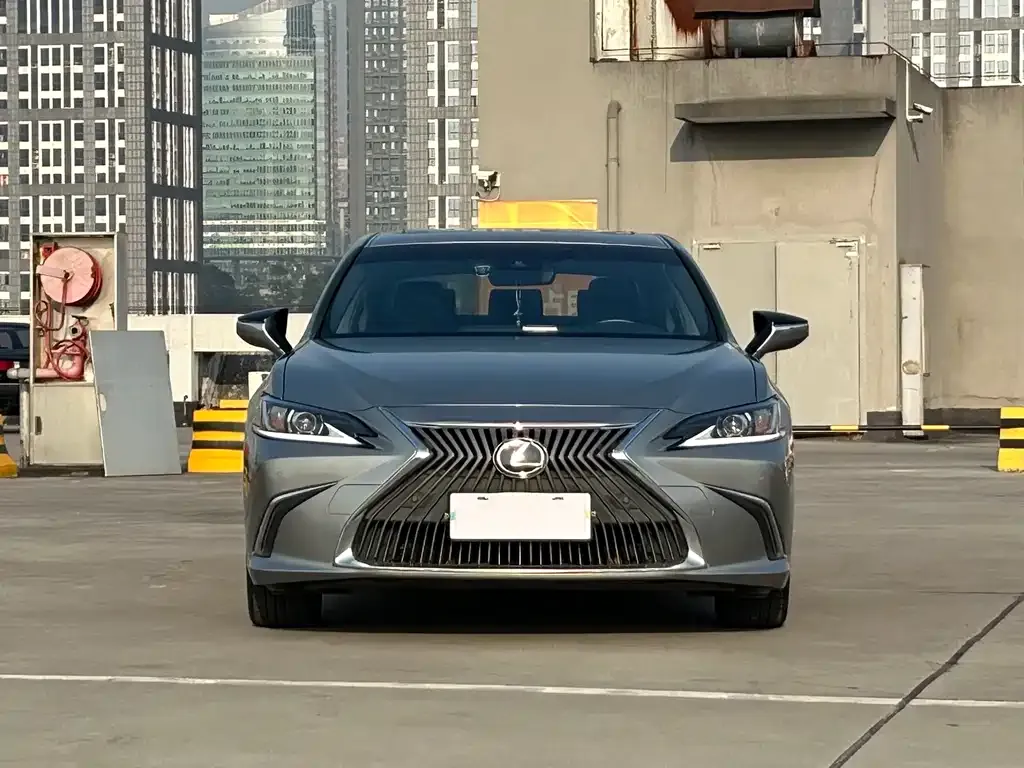 Lexus ES — фото 5