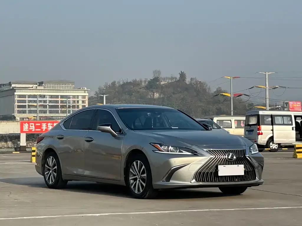 Lexus ES — фото 2