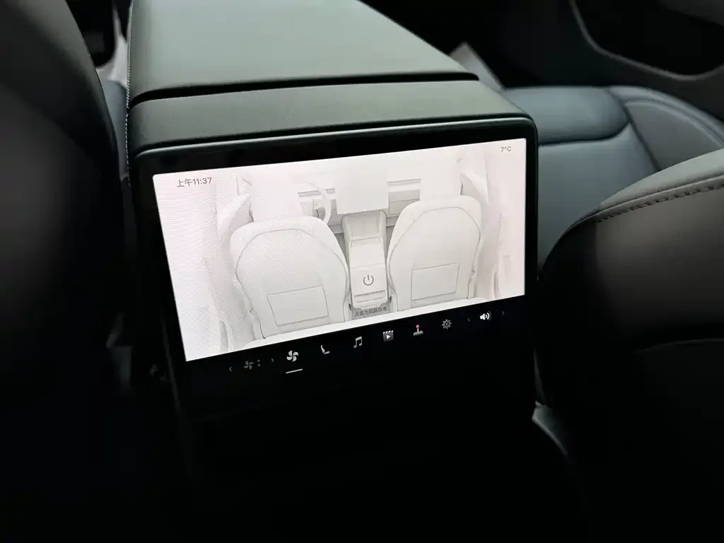Tesla Model 3 — фото 4
