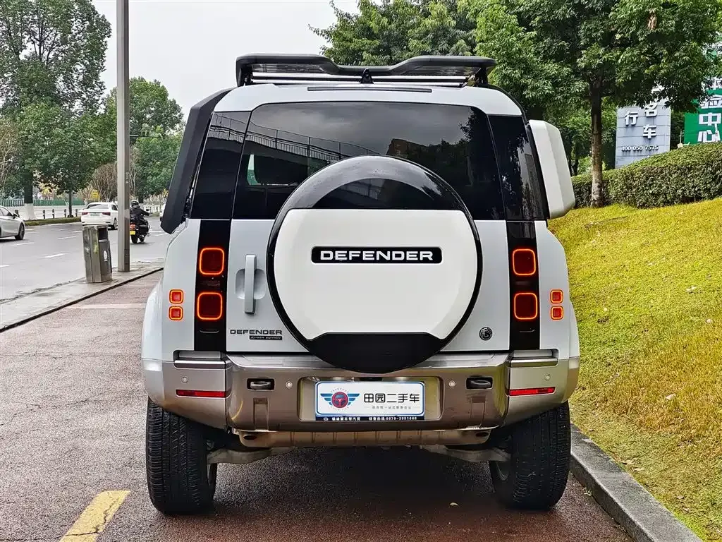 Land Rover Defender — фото 10