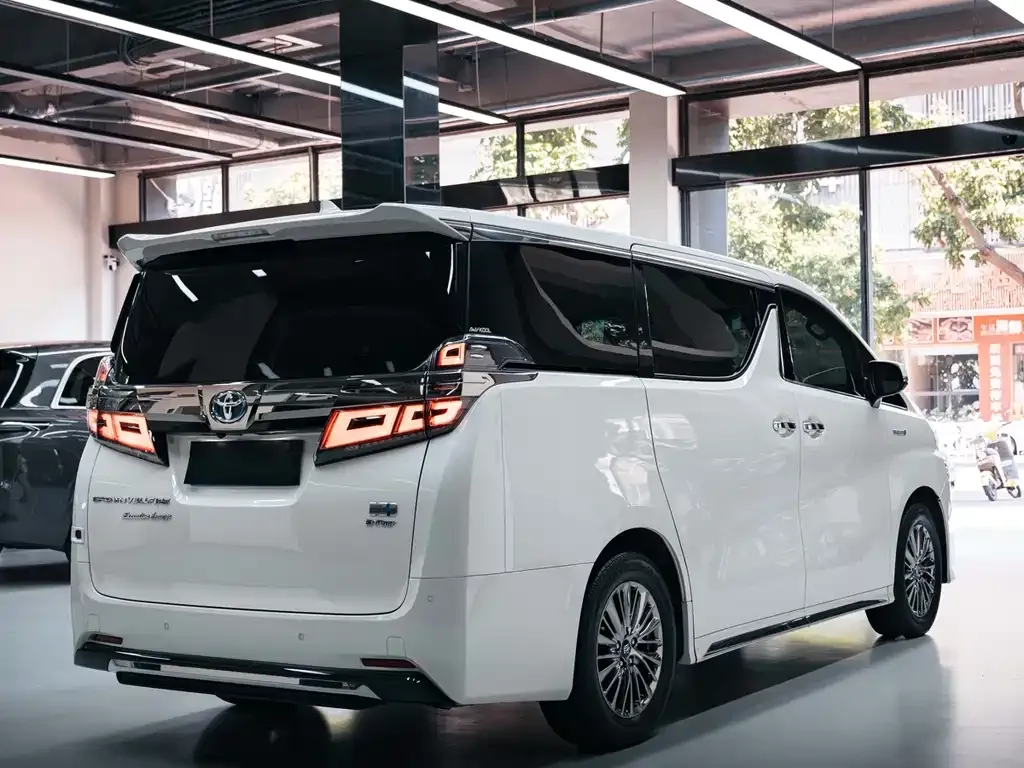 Toyota Vellfire — фото 7