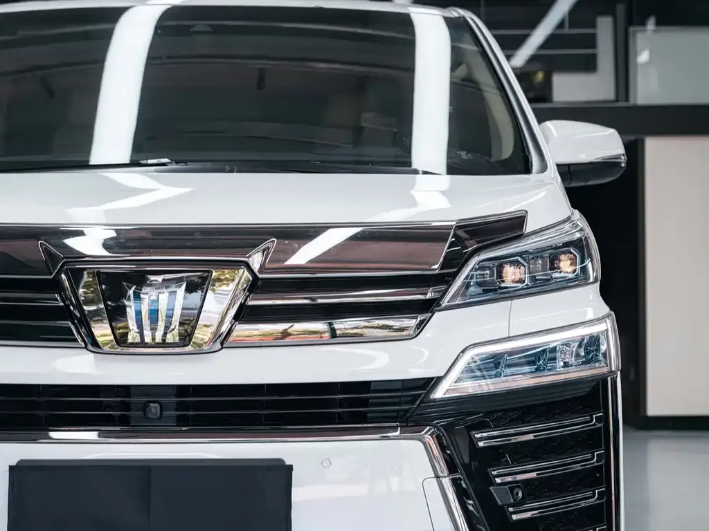 Toyota Vellfire — фото 10