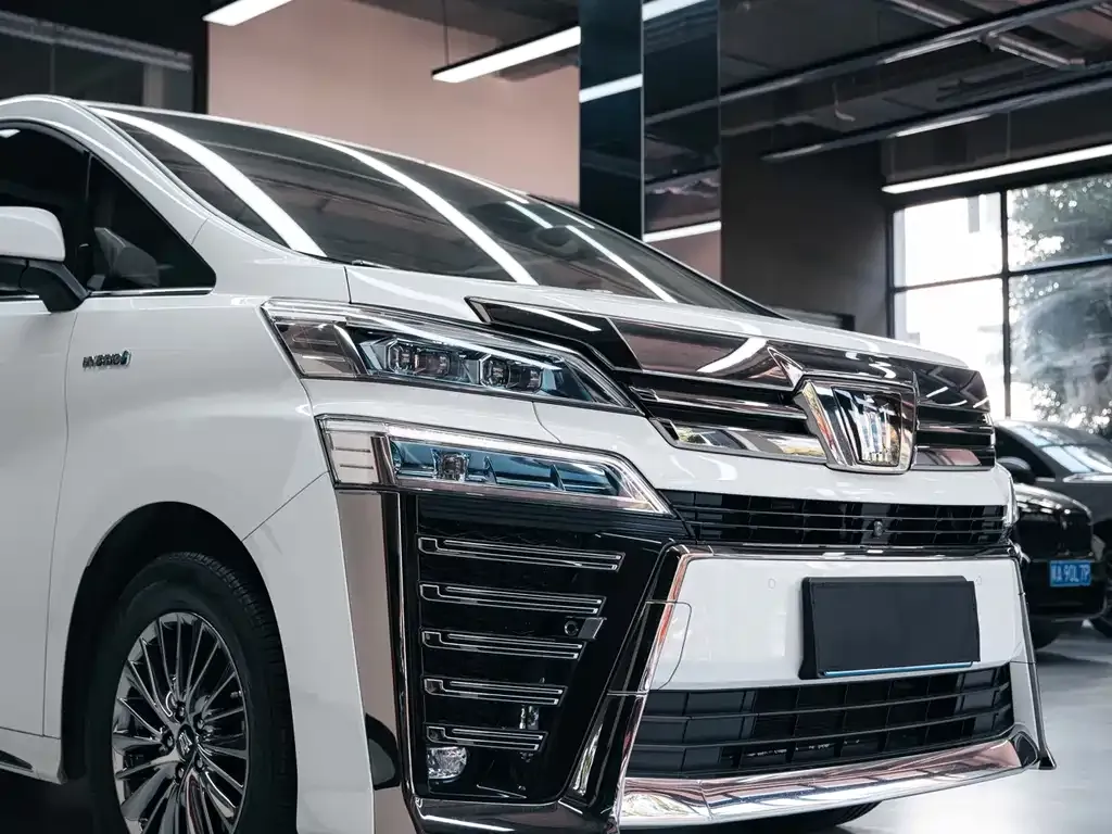 Toyota Vellfire — фото 6