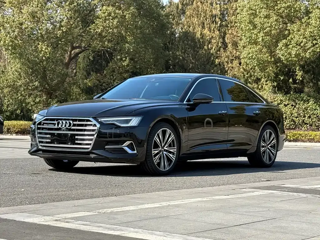 Audi A6L — фото 1
