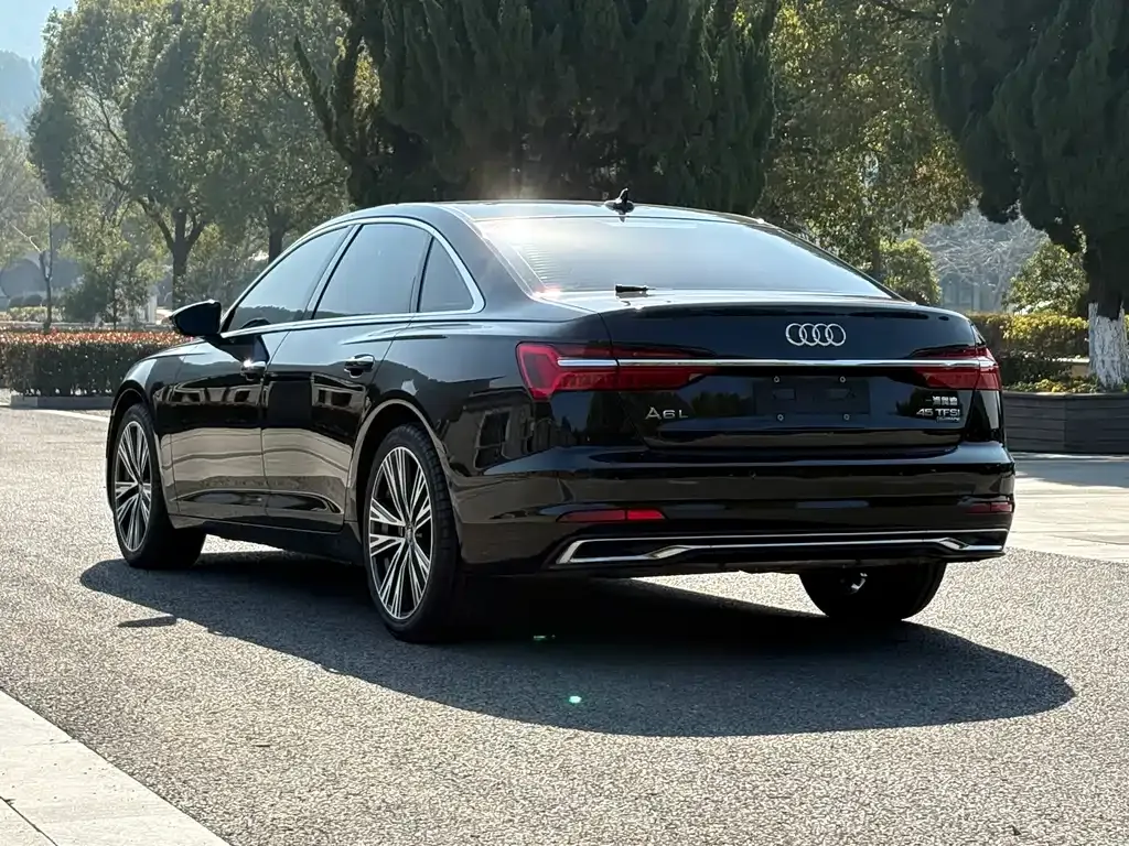 Audi A6L — фото 5