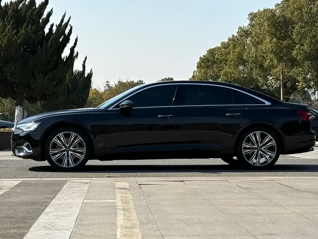 Audi A6L — фото 2