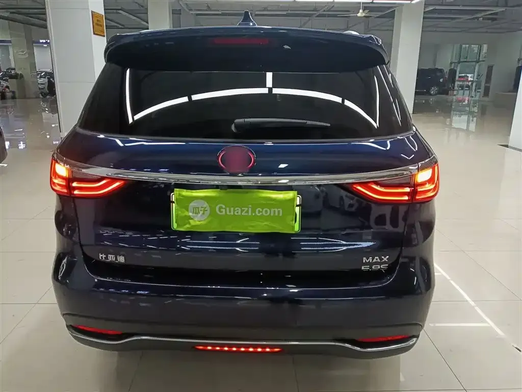 BYD MAX New Energy — фото 6