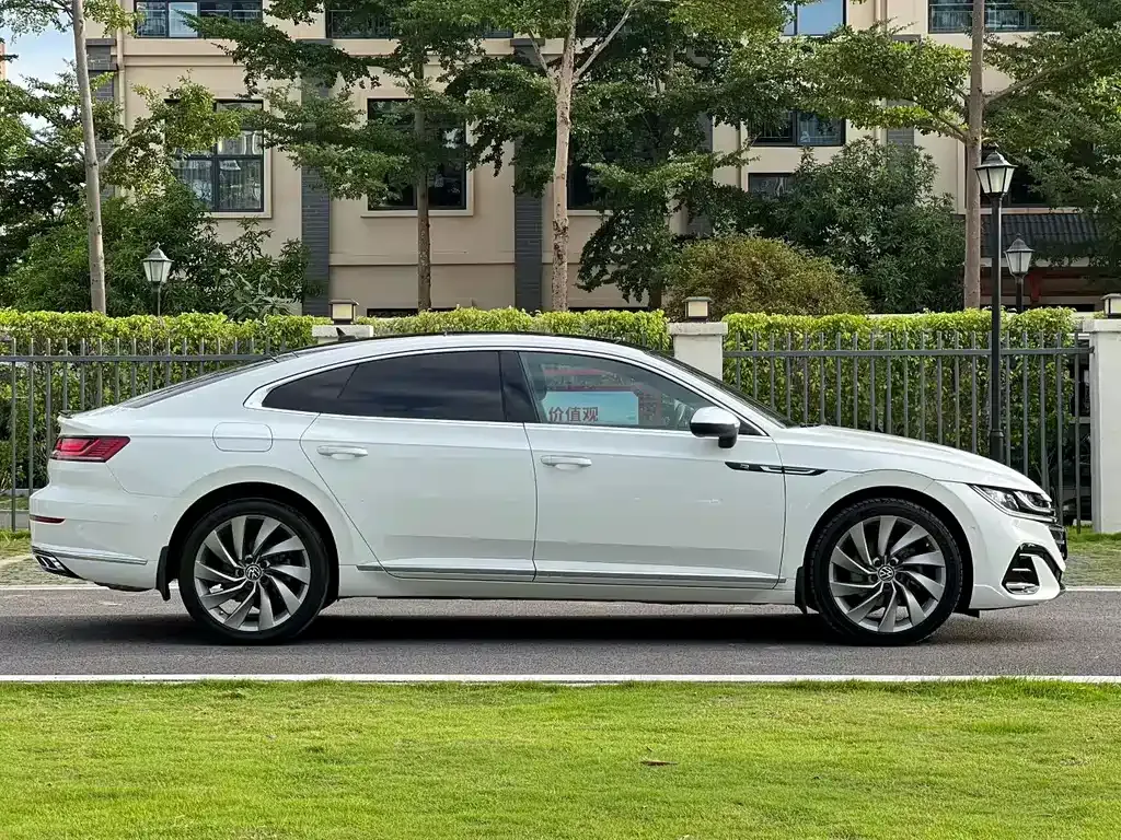 Volkswagen CC — фото 10