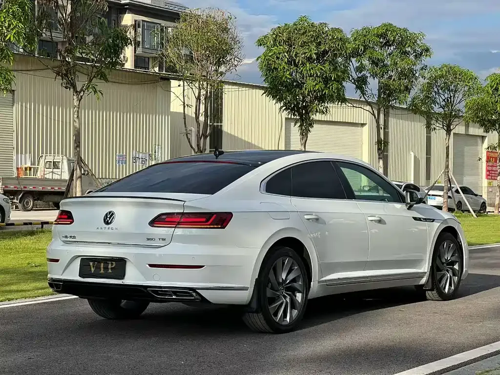 Volkswagen CC — фото 6