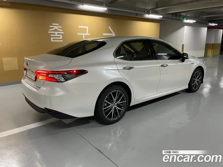 Toyota Camry — фото 8