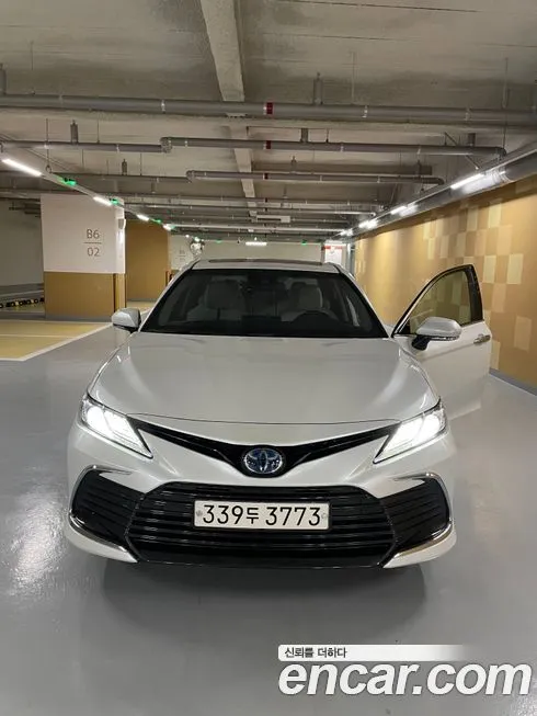 Toyota Camry — фото 5