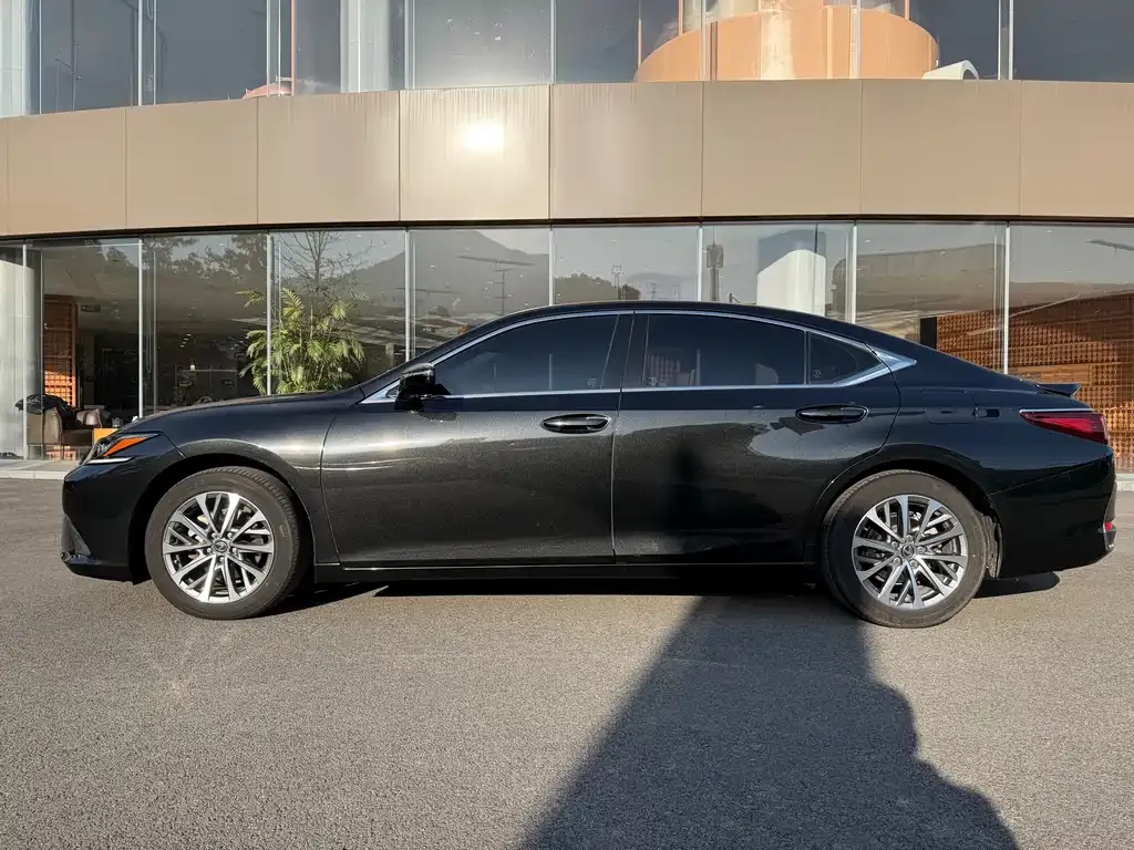 Lexus ES — фото 5