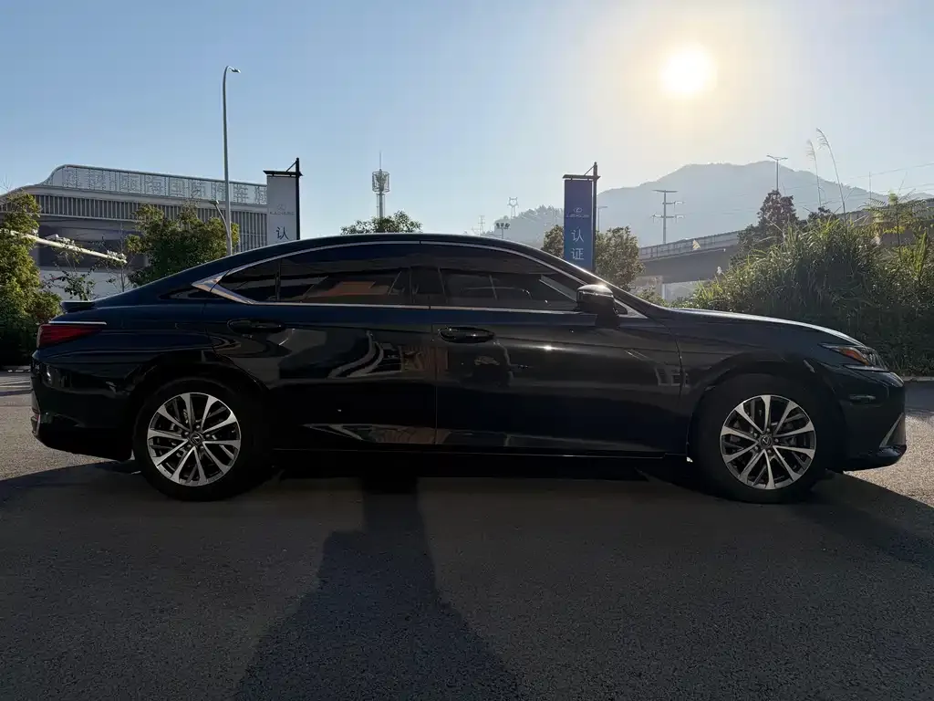 Lexus ES — фото 4