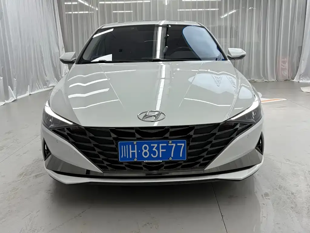 Hyundai Elantra — фото 2