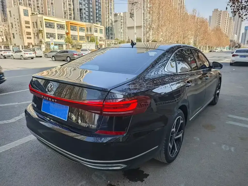 Volkswagen Passat — фото 8