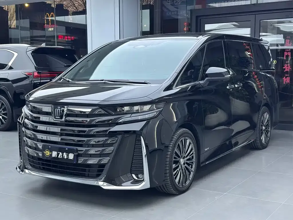 Toyota Vellfire — фото 1