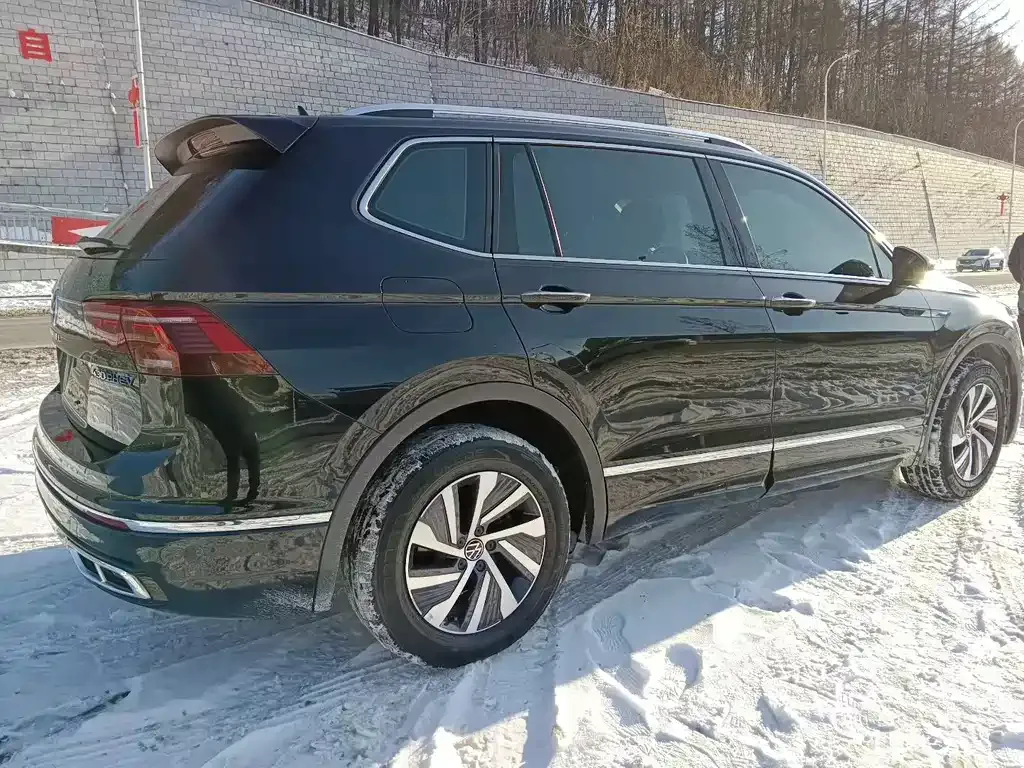 Volkswagen Tiguan L New Energy — фото 7