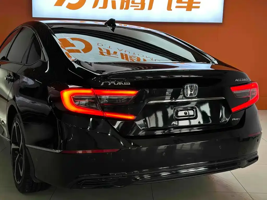 Honda Accord — фото 4