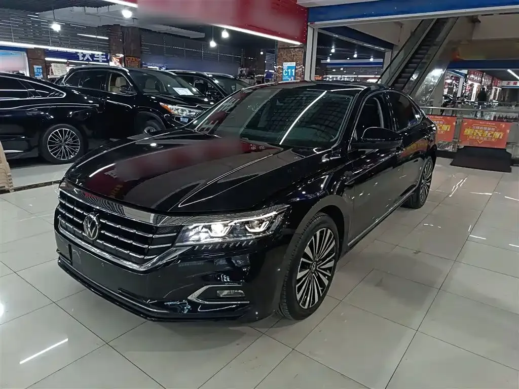 Volkswagen Passat — фото 6