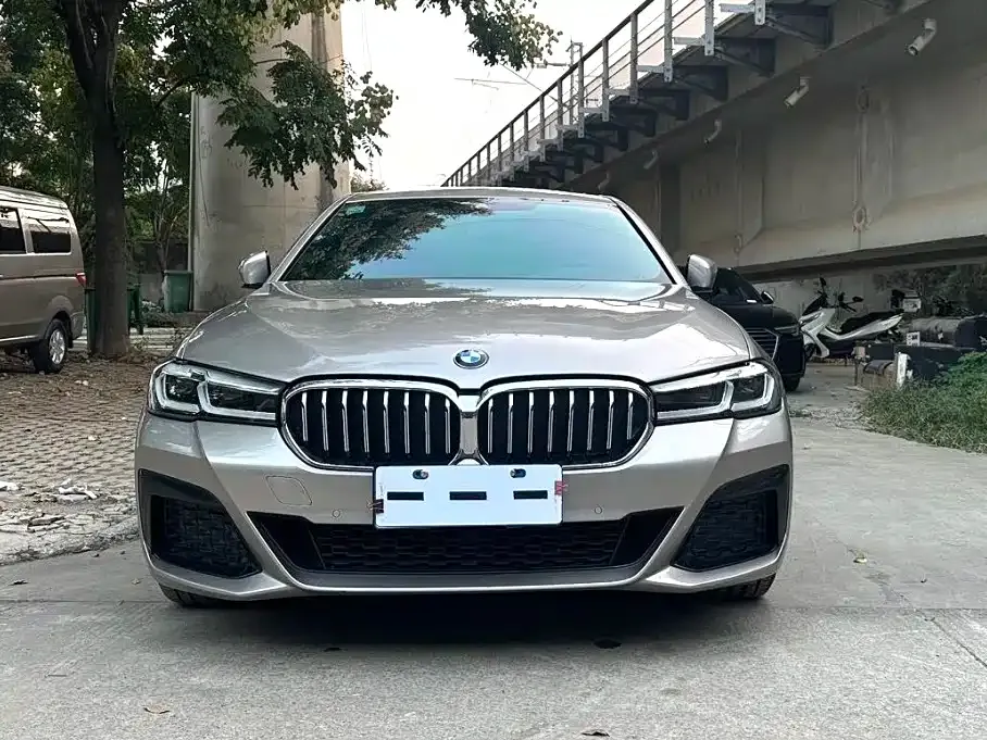 BMW 5 Series — фото 4