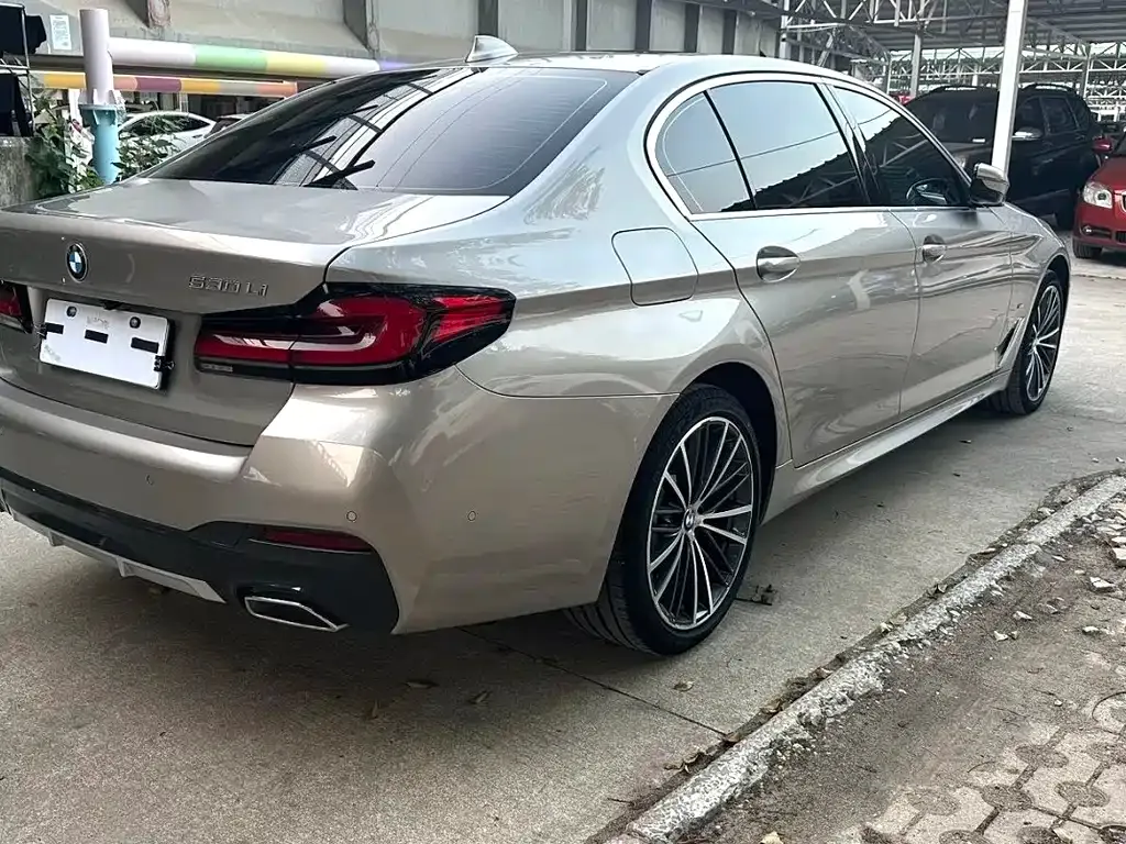 BMW 5 Series — фото 6