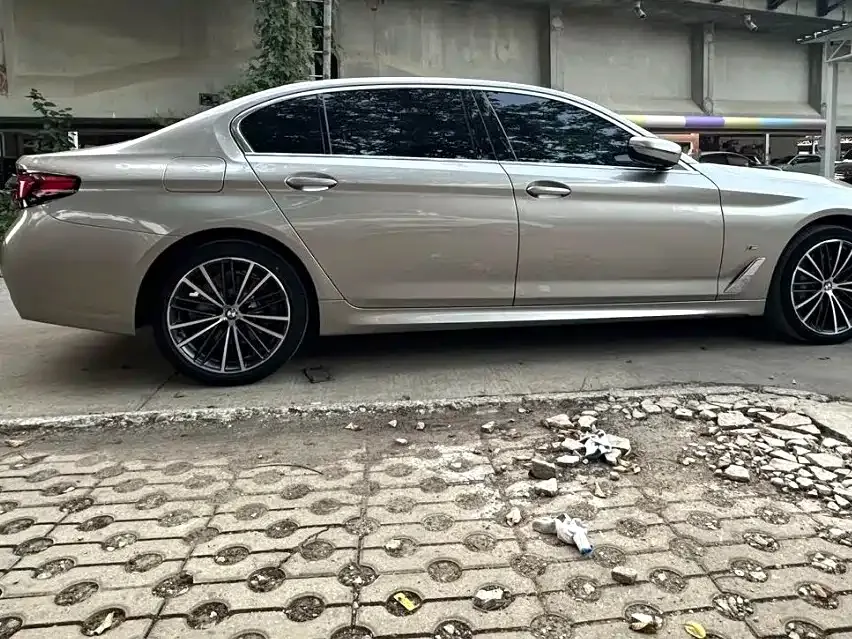 BMW 5 Series — фото 2