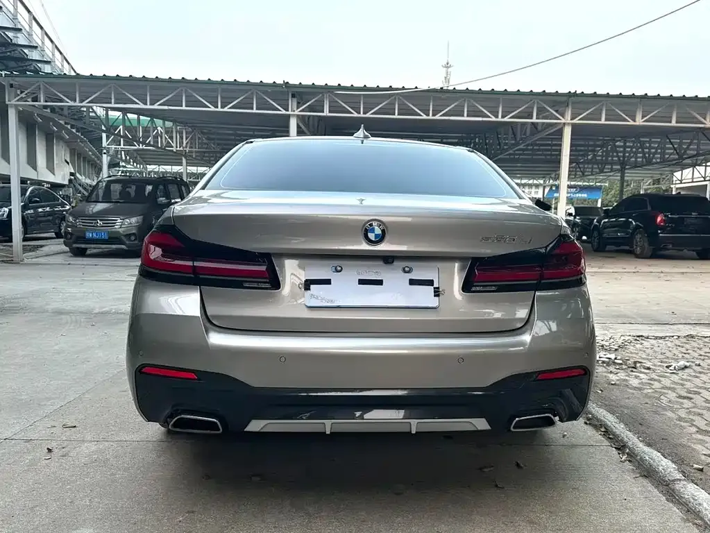 BMW 5 Series — фото 10