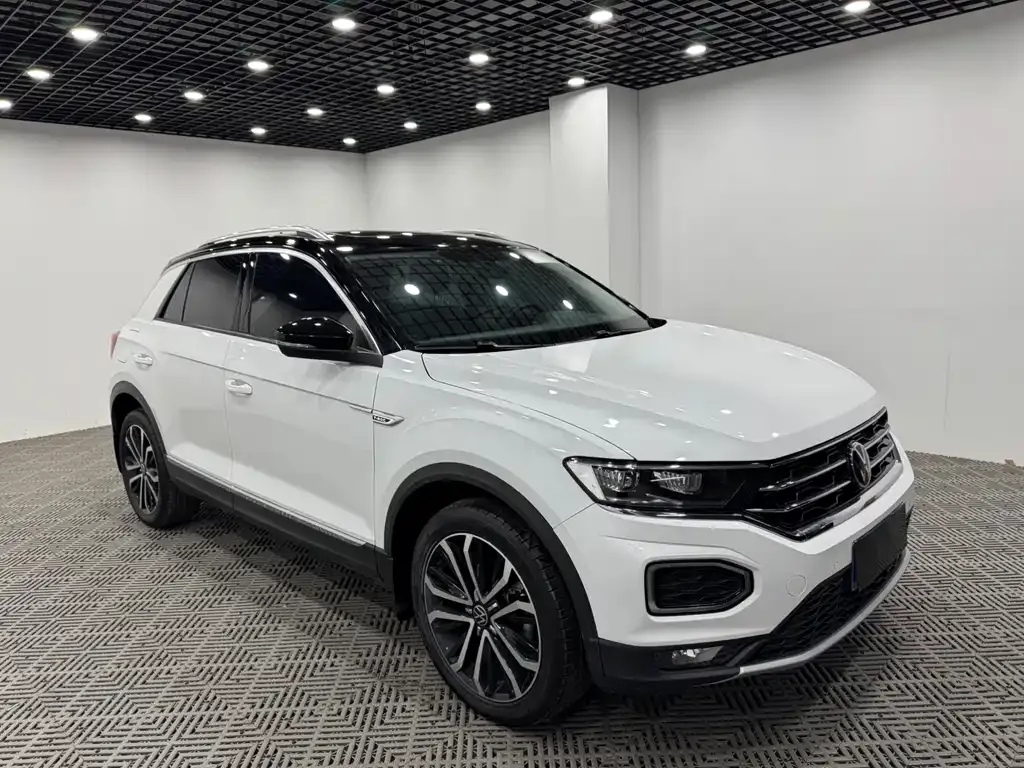 Volkswagen T-Roc — фото 1