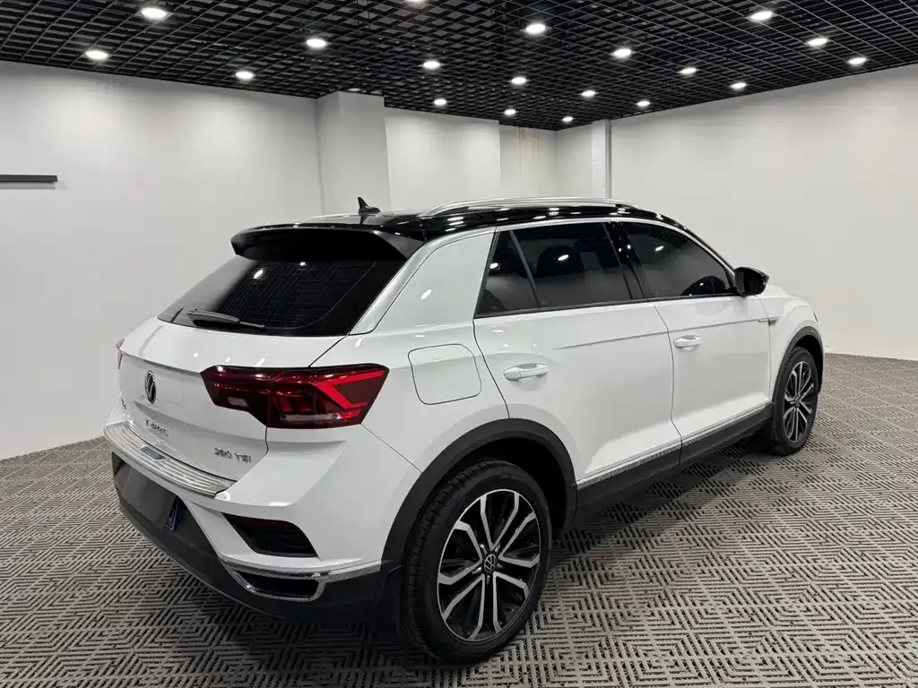 Volkswagen T-Roc — фото 8