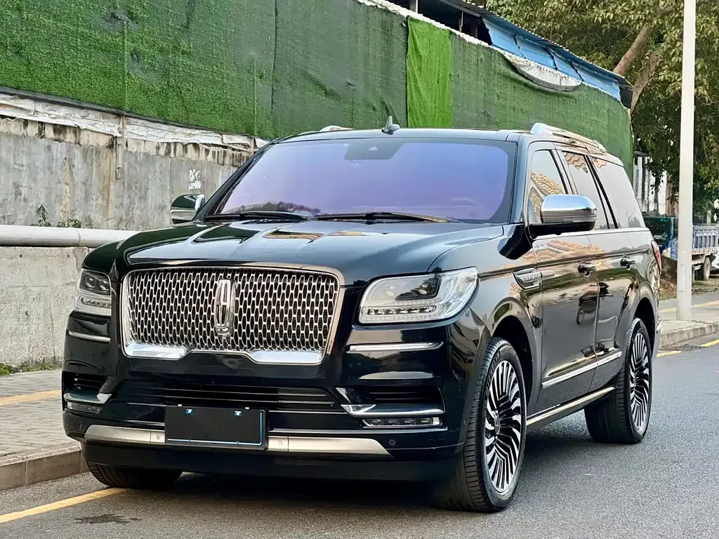 Lincoln Navigator — фото 1