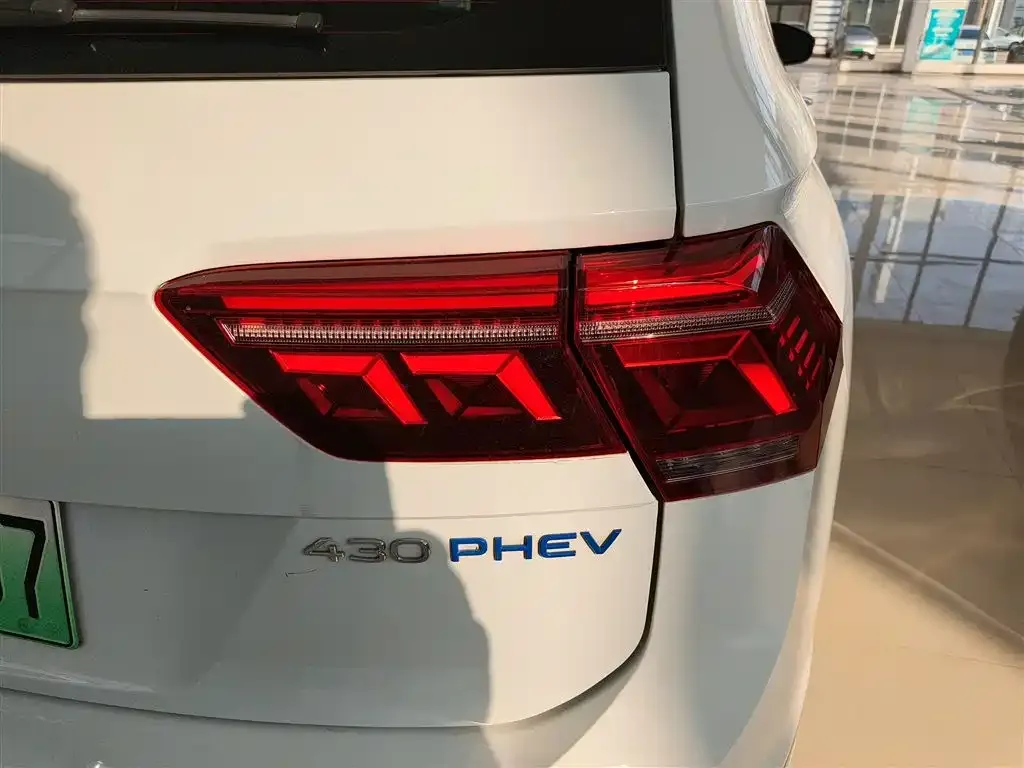 Volkswagen Tiguan L New Energy — фото 2